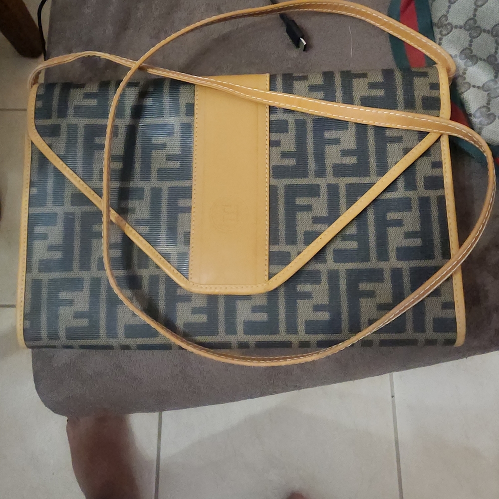 Crossbody fendi authentic